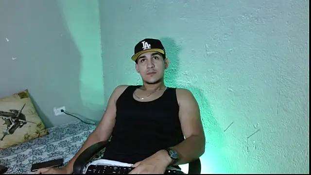 massimo vidal  online show from November 13, 8:30 pm