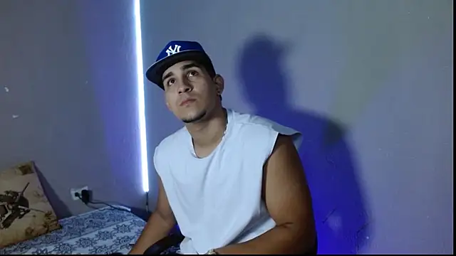 massimo vidal  online show from November 14, 11:35 pm