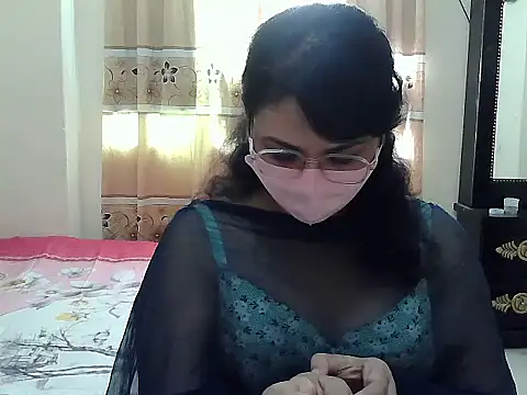 Snapshot of Elena_cruz5 chatting on October 24, 6:21 am Elena cruz5 online show from October 24, 6:21 am