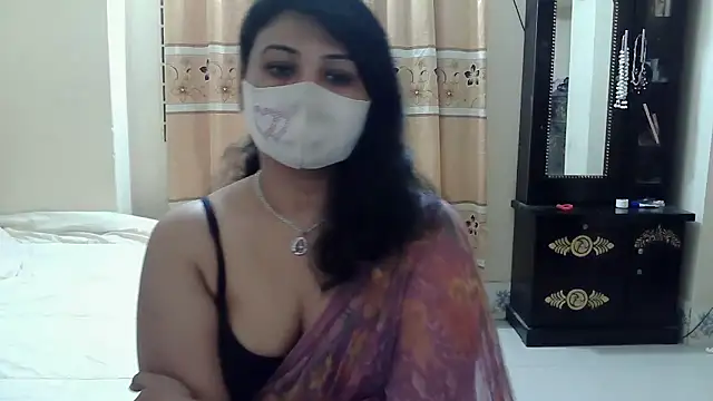 Snapshot of Elena_cruz5 chatting on November 18, 5:06 pm Elena cruz5 online show from November 18, 5:06 pm