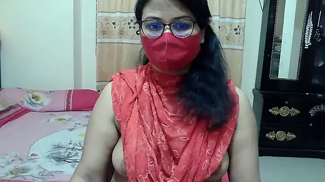 Snapshot of Elena_cruz5 chatting on November 26, 12:50 pm Elena cruz5 online show from November 26, 12:50 pm