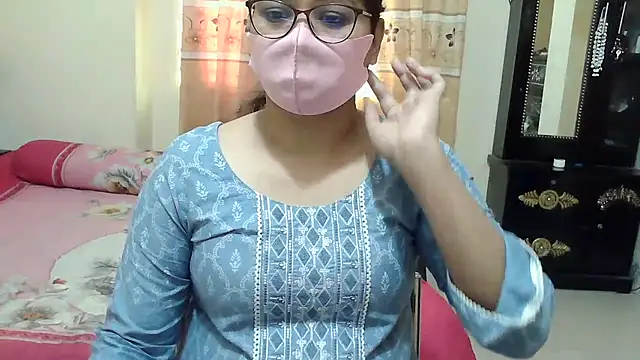 Snapshot of Elena_cruz5 chatting on November 29, 1:52 am Elena cruz5 online show from November 29, 1:52 am