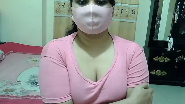 Snapshot of Elena_cruz5 chatting on December 2, 4:35 pm Elena cruz5 online show from December 2, 4:35 pm