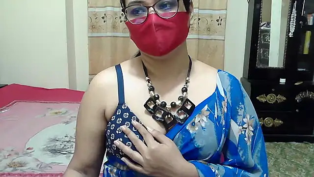 Snapshot of Elena_cruz5 chatting on December 14, 9:52 pm Elena cruz5 online show from December 14, 9:52 pm