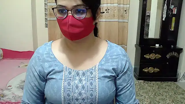 Snapshot of Elena_cruz5 chatting on December 15, 1:48 pm Elena cruz5 online show from December 15, 1:48 pm