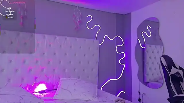 Emma visconti online show from December 17, 4:57 pm