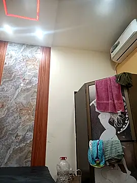 SaraBust online show from October 20, 2:39 pm