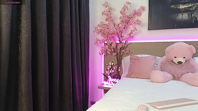 anexblondie online show from October 16, 6:14 am