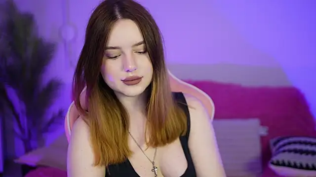 Snapshot of MilanaMoons chatting on September 12, 11:54 am MilanaMoons online show from September 12, 11:54 am