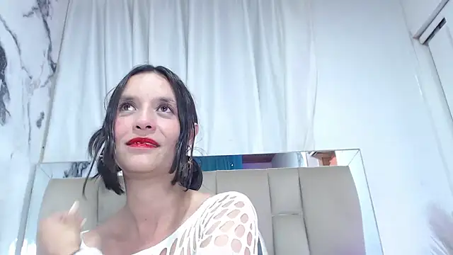 Snapshot of maraa_X chatting on February 24, 7:34 pm maraa X online show from February 24, 7:34 pm