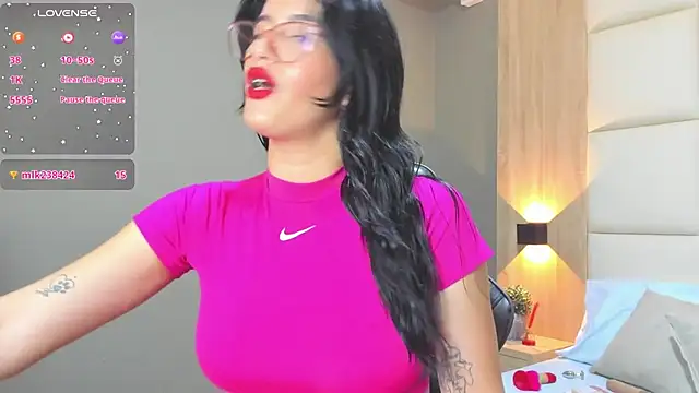 caroline 00403  online show from October 2, 7:10 pm
