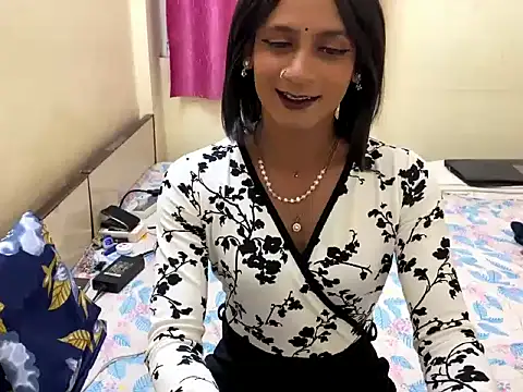 Snapshot of LuvLayla chatting on November 21, 6:17 pm LuvLayla online show from November 21, 6:17 pm