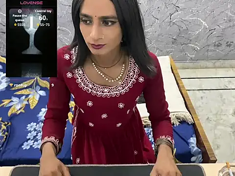 Snapshot of LuvLayla chatting on July 26, 1:07 pm LuvLayla online show from July 26, 1:07 pm
