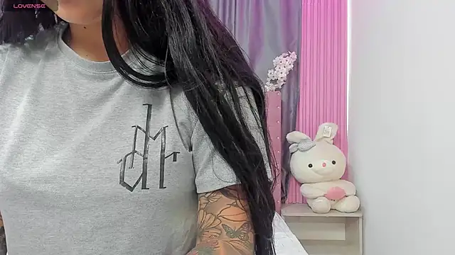 Nayla-Mouna online show from October 8, 7:44 pm