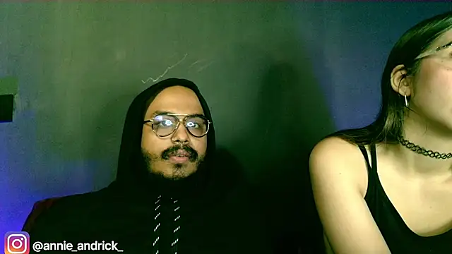  leda swan  online show from October 8, 1:31 pm