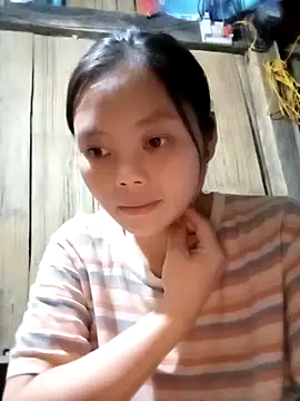 Snapshot of omiu-baby chatting on October 6, 12:24 pm omiu-baby online show from October 6, 12:24 pm