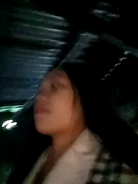 Snapshot of omiu-baby chatting on October 9, 1:25 am omiu-baby online show from October 9, 1:25 am