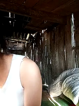 Snapshot of omiu-baby chatting on October 12, 8:46 am omiu-baby online show from October 12, 8:46 am