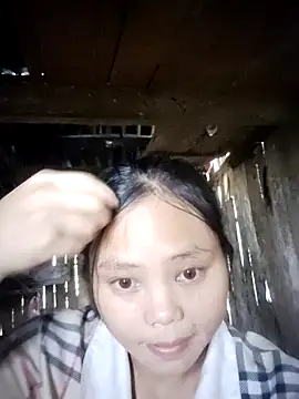 Snapshot of omiu-baby chatting on October 16, 2:01 am omiu-baby online show from October 16, 2:01 am