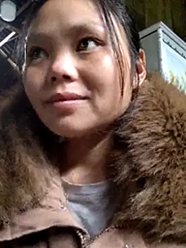 Snapshot of omiu-baby chatting on November 20, 2:45 am omiu-baby online show from November 20, 2:45 am