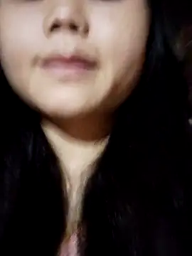 Snapshot of omiu-baby chatting on April 26, 2:20 am omiu-baby online show from April 26, 2:20 am