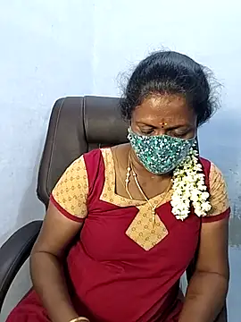 Snapshot of umashreetamil chatting on October 8, 3:31 pm umashreetamil online show from October 8, 3:31 pm