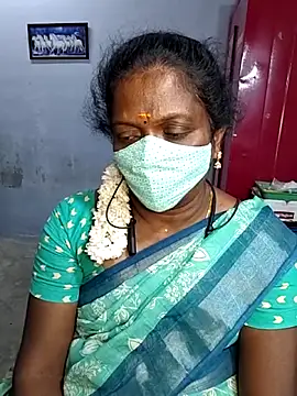 Snapshot of umashreetamil chatting on October 9, 4:16 pm umashreetamil online show from October 9, 4:16 pm