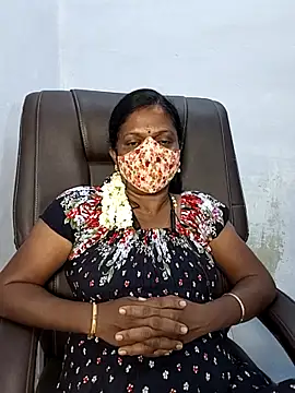 Snapshot of umashreetamil chatting on October 10, 5:01 pm umashreetamil online show from October 10, 5:01 pm