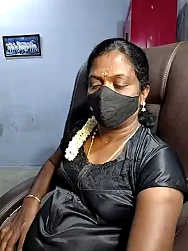 Snapshot of umashreetamil chatting on October 13, 5:02 pm umashreetamil online show from October 13, 5:02 pm