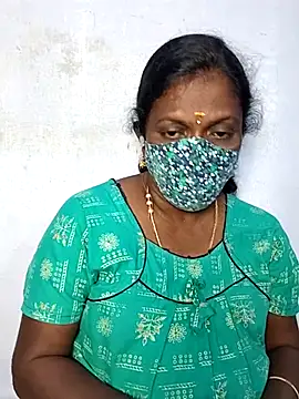 Snapshot of umashreetamil chatting on October 16, 4:19 pm umashreetamil online show from October 16, 4:19 pm