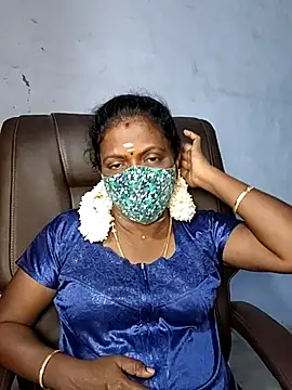 Snapshot of umashreetamil chatting on October 17, 4:53 pm umashreetamil online show from October 17, 4:53 pm