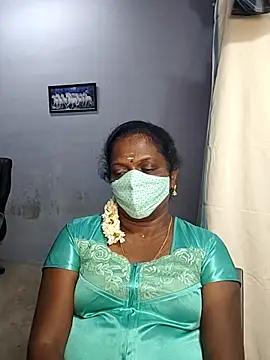 Snapshot of umashreetamil chatting on October 24, 3:52 pm umashreetamil online show from October 24, 3:52 pm