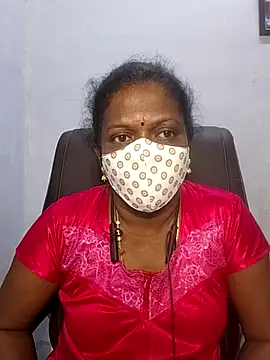 Snapshot of umashreetamil chatting on October 31, 2:23 am umashreetamil online show from October 31, 2:23 am