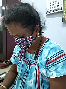 Snapshot of umashreetamil chatting on November 5, 2:22 am umashreetamil online show from November 5, 2:22 am