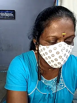 Snapshot of umashreetamil chatting on November 15, 3:37 am umashreetamil online show from November 15, 3:37 am