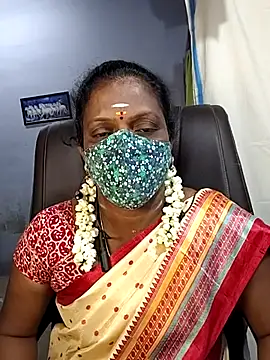 Snapshot of umashreetamil chatting on November 17, 4:40 am umashreetamil online show from November 17, 4:40 am