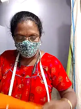 Snapshot of umashreetamil chatting on November 18, 8:30 am umashreetamil online show from November 18, 8:30 am