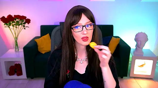 AliceWelch  online show from September 27, 9:58 am