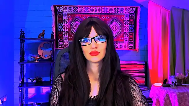 AliceWelch  online show from October 8, 8:12 am