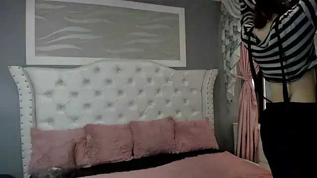 naomi cooper   online show from September 12, 1:44 pm