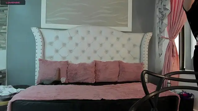 naomi cooper   online show from September 24, 1:58 pm
