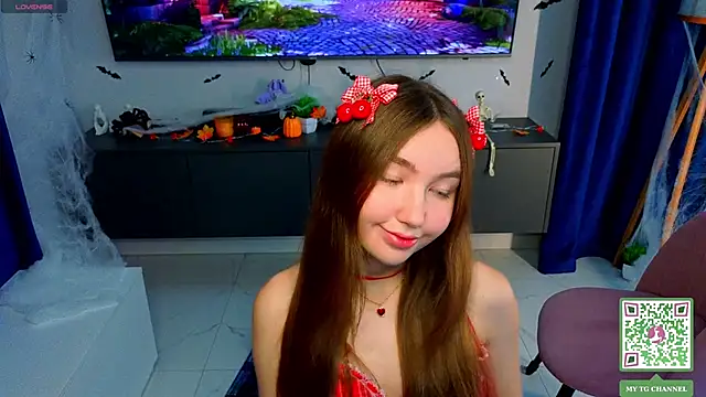 ElfredaTupy online show from November 17, 7:08 pm