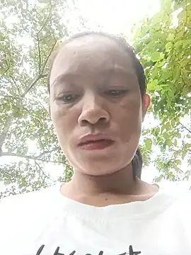 Snapshot of simi-lucy chatting on October 1, 1:22 am simi-lucy online show from October 1, 1:22 am