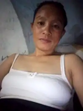 Snapshot of simi-lucy chatting on November 16, 1:28 pm simi-lucy online show from November 16, 1:28 pm