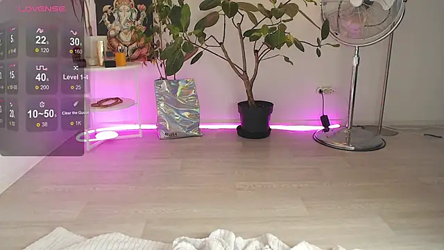 ChloeSummers online show from October 17, 9:12 am