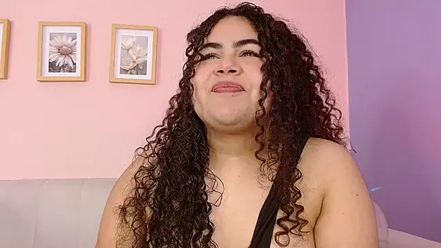 lourdes moon22 online show from October 20, 1:22 pm