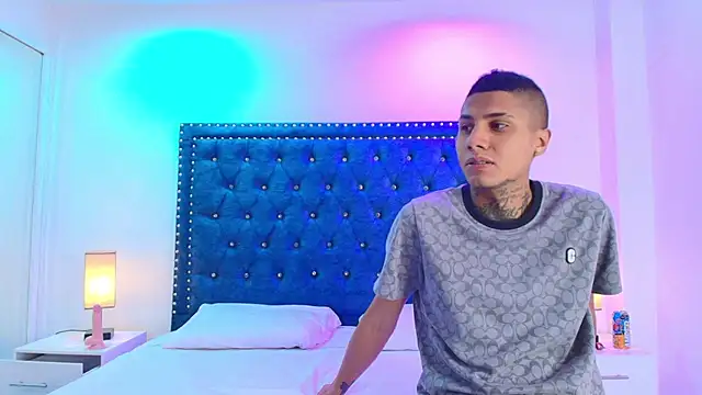 Damian and roxanne online show from November 19, 12:38 pm