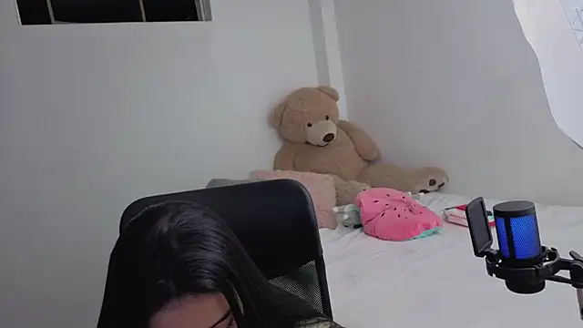 valerihouse online show from April 12, 12:48 am