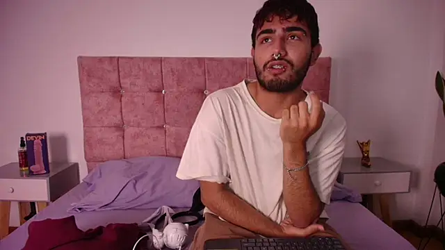 Ares Alpha online show from November 8, 6:40 pm