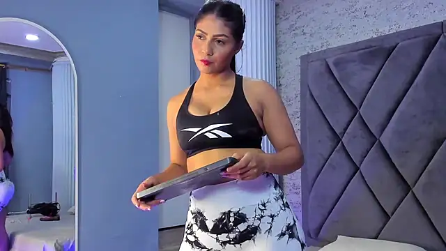 AyshelCooper  online show from September 28, 12:10 pm